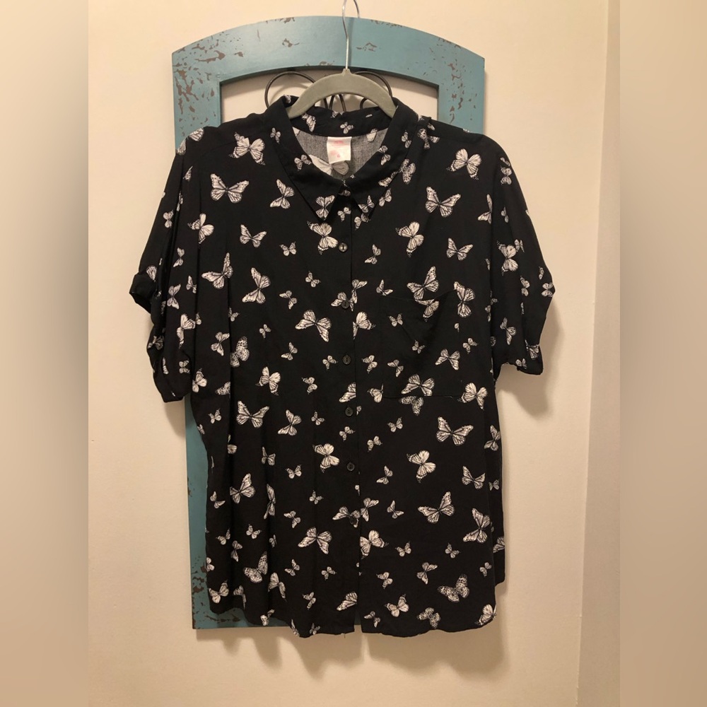 Butterfly Button Down